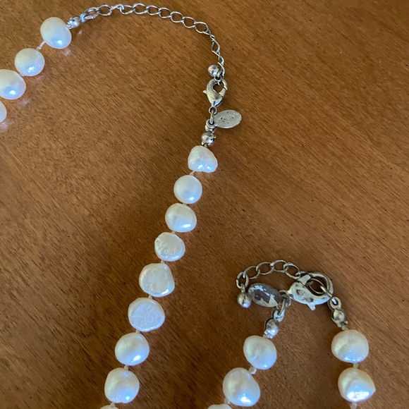 American Eagle Pearl Necklace and Bracelet - Picture 4 of 11